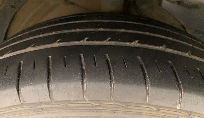 2020 MG HECTOR SHARP 2.0 DIESEL DUAL TONE, Diesel, Manual, 63,301 km, Right Front Tyre Tread