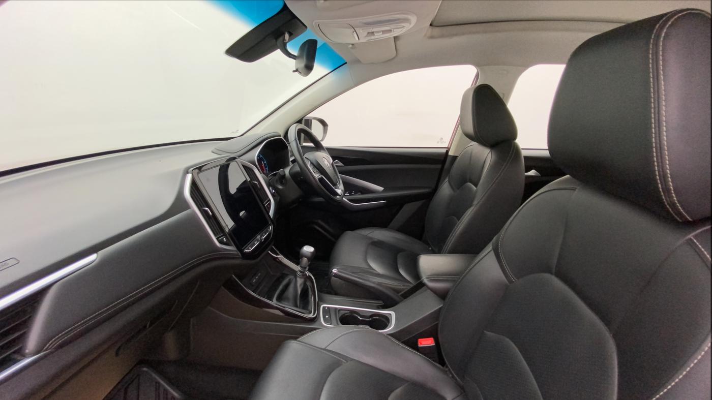 2020 MG HECTOR SHARP 2.0 DIESEL DUAL TONE, Diesel, Manual, 63,301 km, Right Side Front Door Cabin
