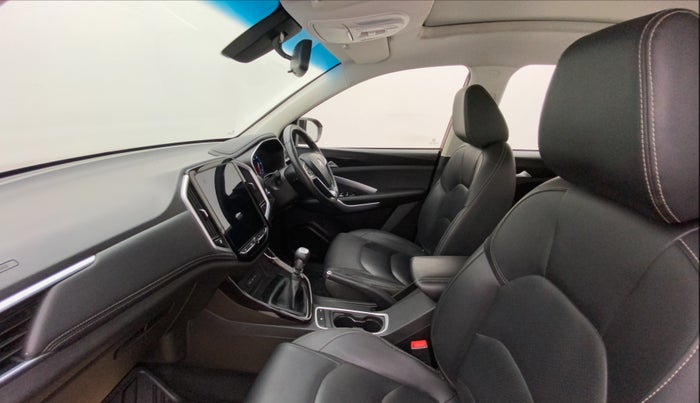 2020 MG HECTOR SHARP 2.0 DIESEL DUAL TONE, Diesel, Manual, 63,301 km, Right Side Front Door Cabin
