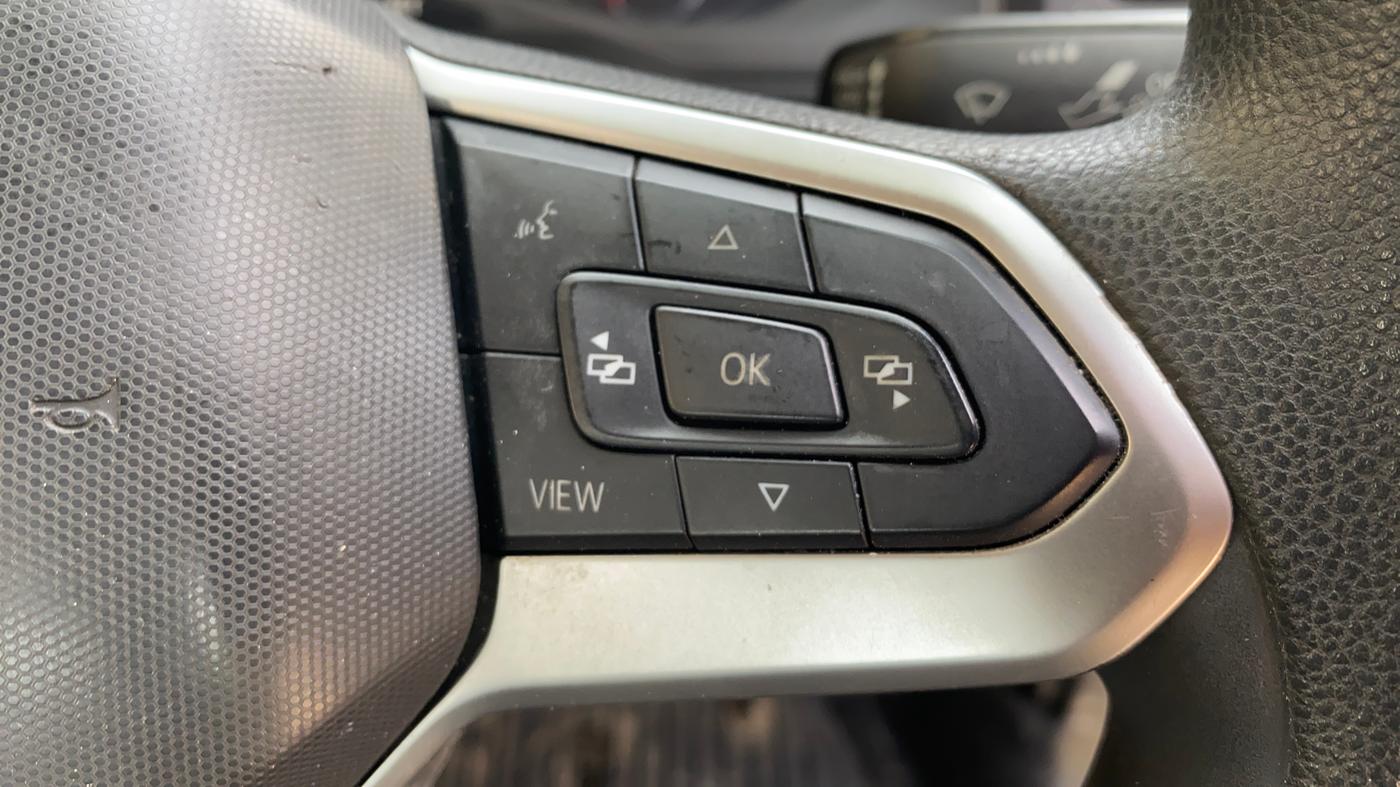 2023 Volkswagen VIRTUS COMFORTLINE TSI 1.0 MT, Petrol, Manual, 40,349 km, Adaptive Cruise Control