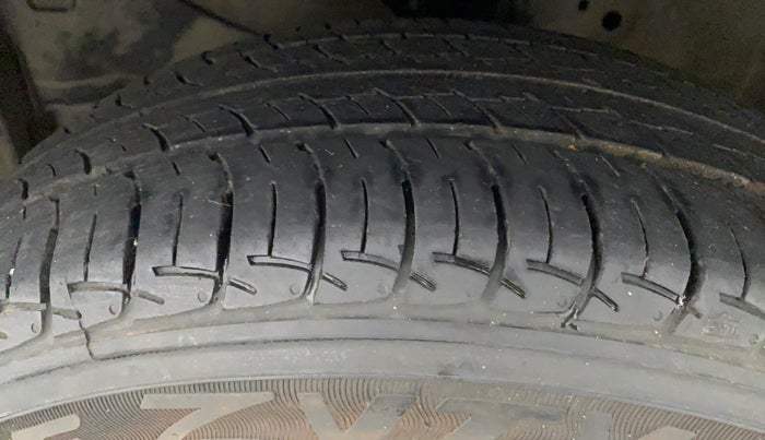 2015 Honda Amaze 1.2L I-VTEC S, Petrol, Manual, 87,242 km, Left Front Tyre Tread