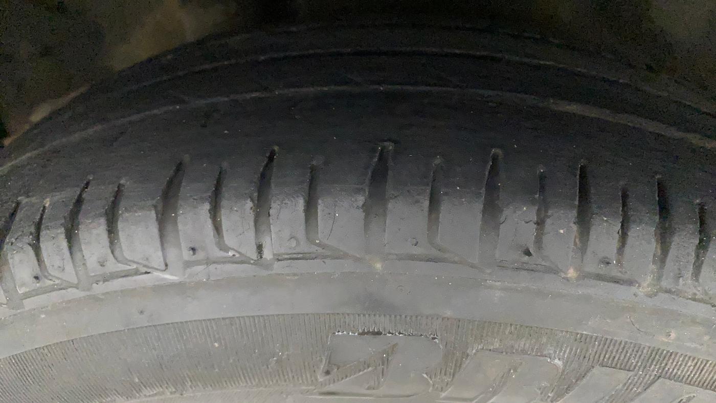 2015 Honda Amaze 1.2L I-VTEC S, Petrol, Manual, 87,242 km, Right Rear Tyre Tread