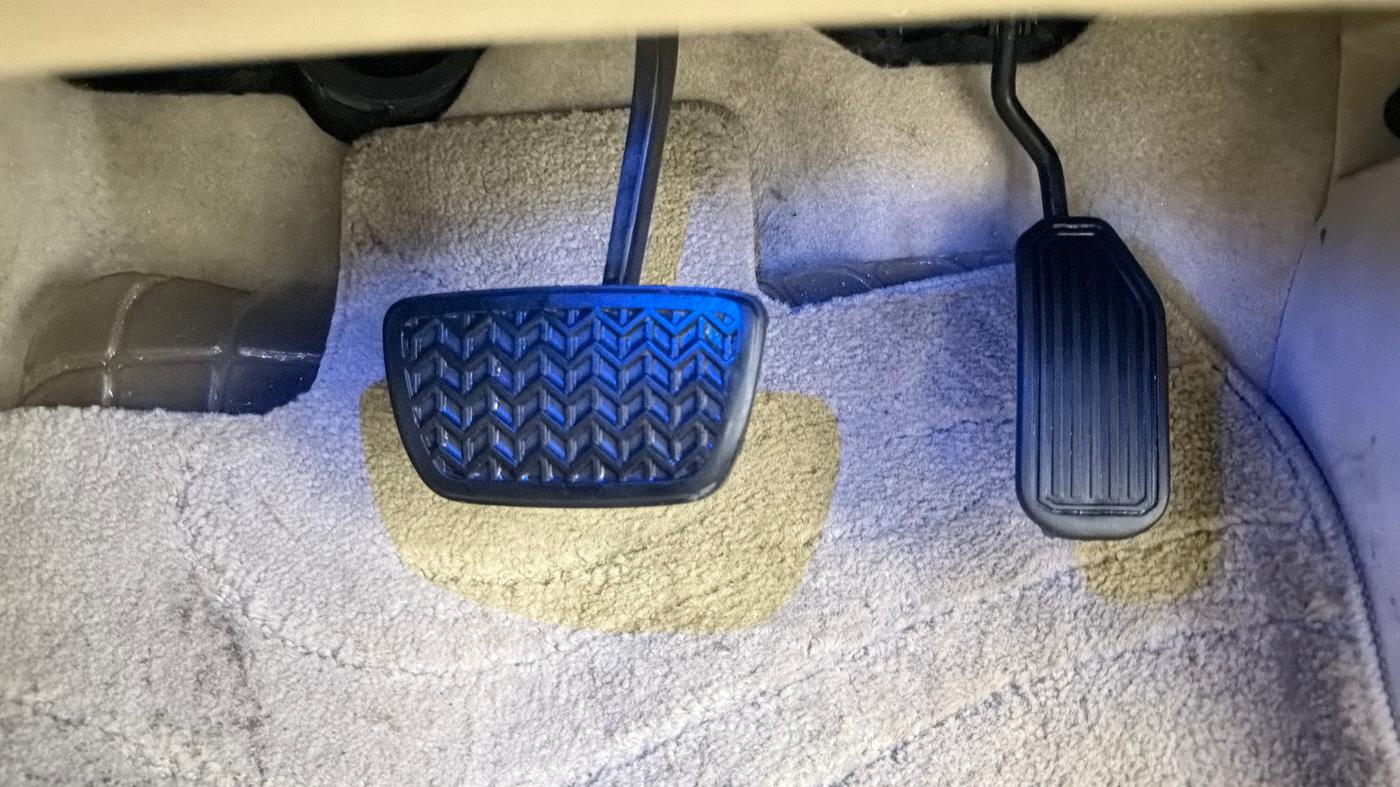 2017 Toyota Camry HYBRID, Hybrid, Automatic, 89,553 km, Pedals