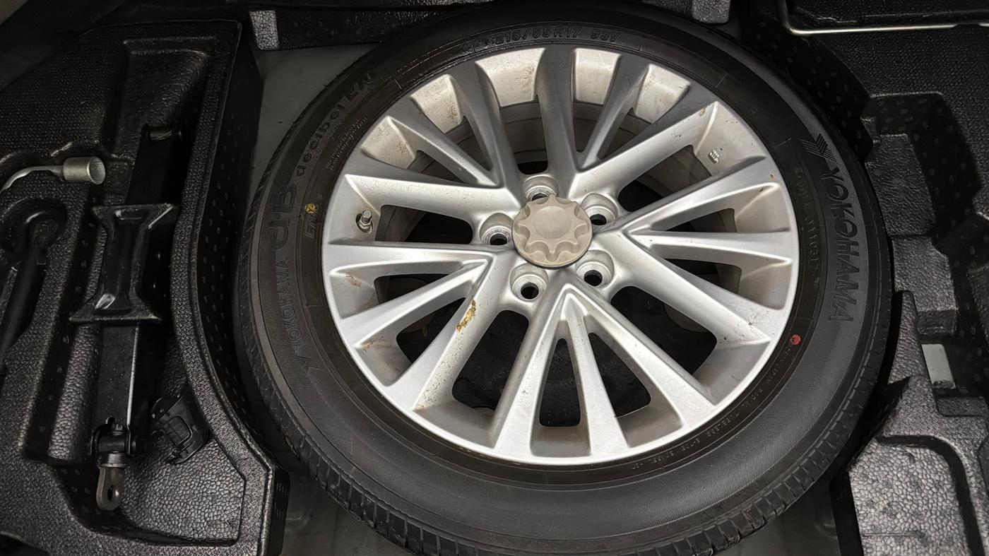 2017 Toyota Camry HYBRID, Hybrid, Automatic, 89,553 km, Spare Tyre