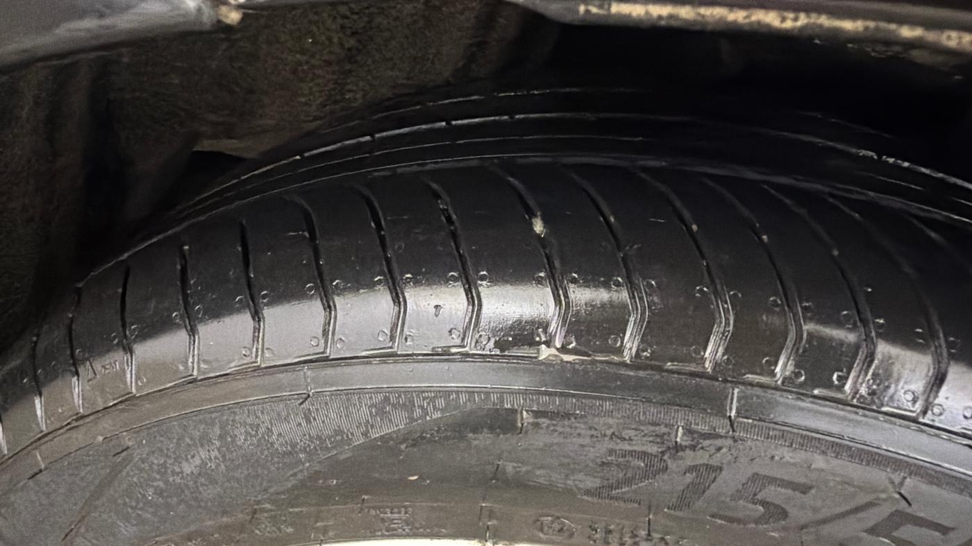 2017 Toyota Camry HYBRID, Hybrid, Automatic, 89,553 km, Right Rear Tyre Tread