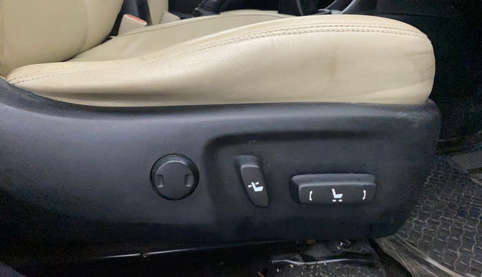 2016 Toyota Corolla Altis GL PETROL, Petrol, Manual, 69,500 km, Driver Side Adjustment Panel