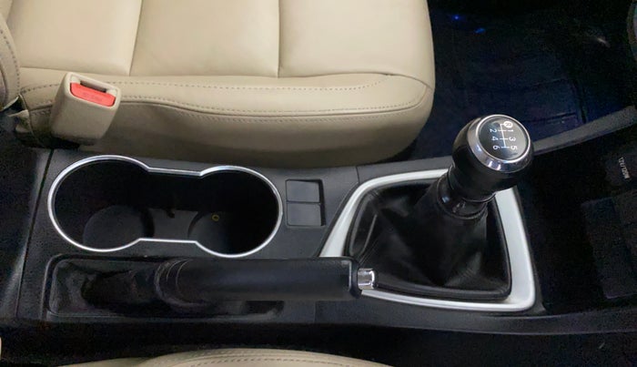 2016 Toyota Corolla Altis GL PETROL, Petrol, Manual, 69,500 km, Gear Lever
