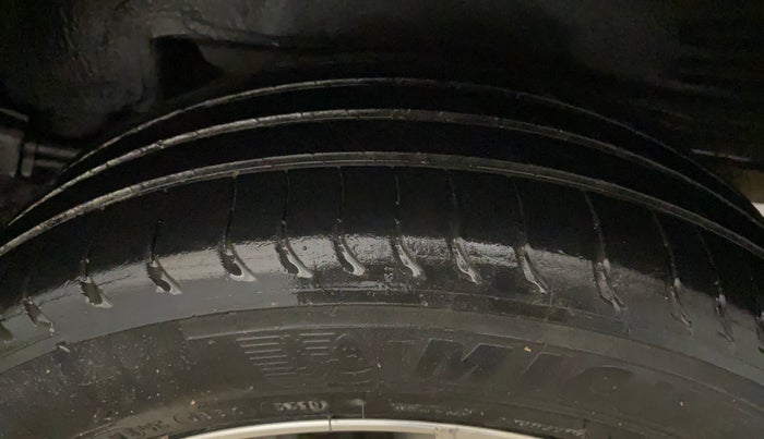 2016 Toyota Corolla Altis GL PETROL, Petrol, Manual, 69,500 km, Left Rear Tyre Tread