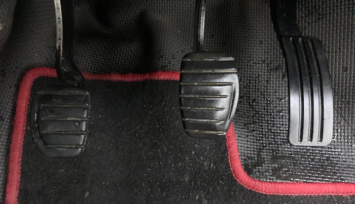 2015 Renault Duster RXL 85PS EXPLORE, Diesel, Manual, 92,782 km, Pedals