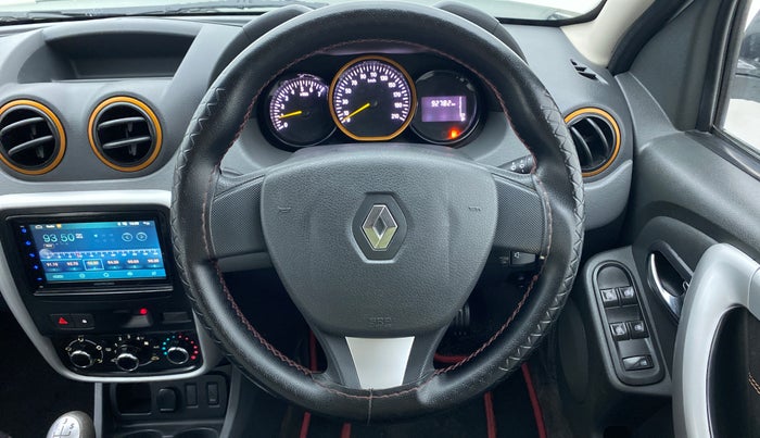 2015 Renault Duster RXL 85PS EXPLORE, Diesel, Manual, 92,782 km, Steering Wheel Close Up