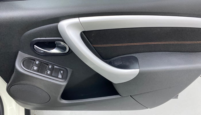 2015 Renault Duster RXL 85PS EXPLORE, Diesel, Manual, 92,782 km, Driver Side Door Panels Control