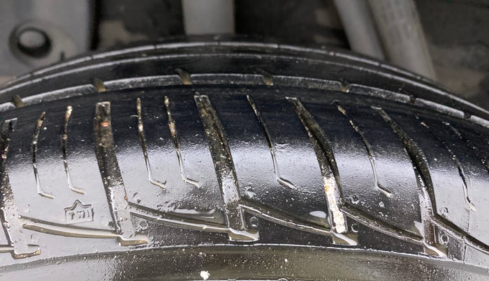 2015 Renault Duster RXL 85PS EXPLORE, Diesel, Manual, 92,782 km, Right Rear Tyre Tread