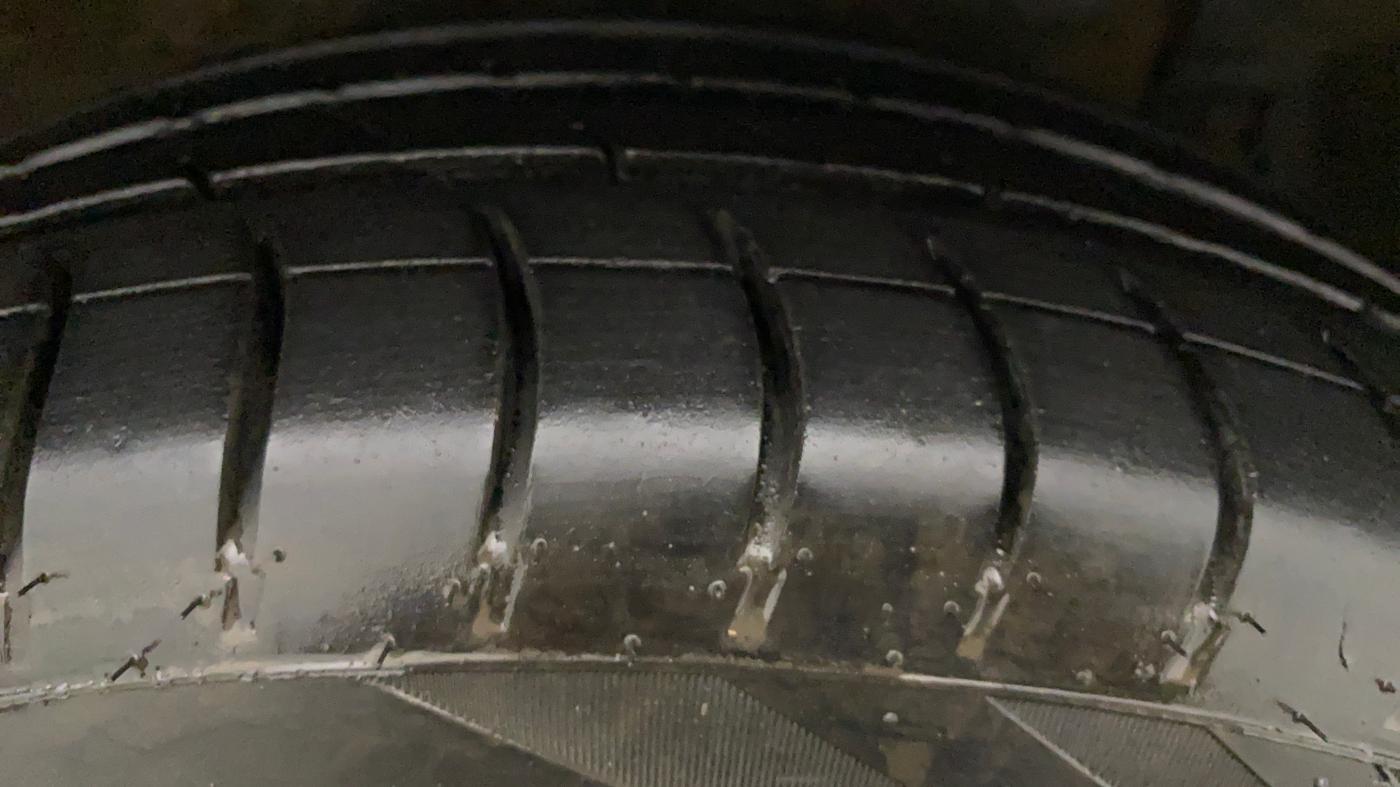 2015 Maruti Ertiga VXI CNG, CNG, Manual, 35,000 km, Left Rear Tyre Tread