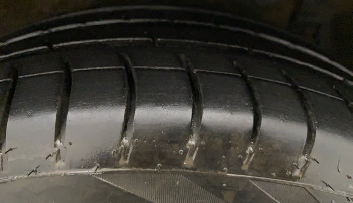 2015 Maruti Ertiga VXI CNG, CNG, Manual, 35,000 km, Left Rear Tyre Tread