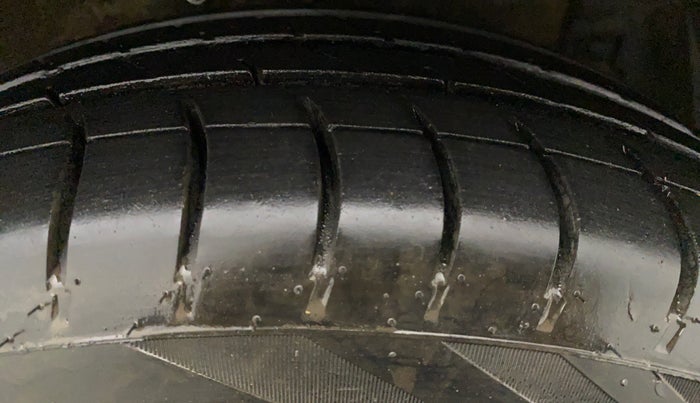 2015 Maruti Ertiga VXI CNG, CNG, Manual, 35,000 km, Right Front Tyre Tread