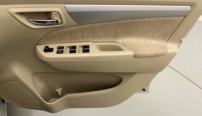 2015 Maruti Ertiga VXI CNG, CNG, Manual, 35,000 km, Driver Side Door Panels Control