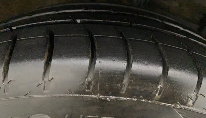 2015 Maruti Ertiga VXI CNG, CNG, Manual, 35,000 km, Right Rear Tyre Tread