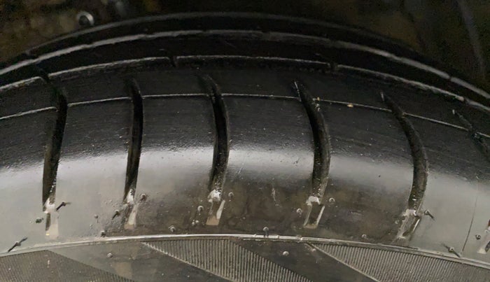 2015 Maruti Ertiga VXI CNG, CNG, Manual, 35,000 km, Left Front Tyre Tread