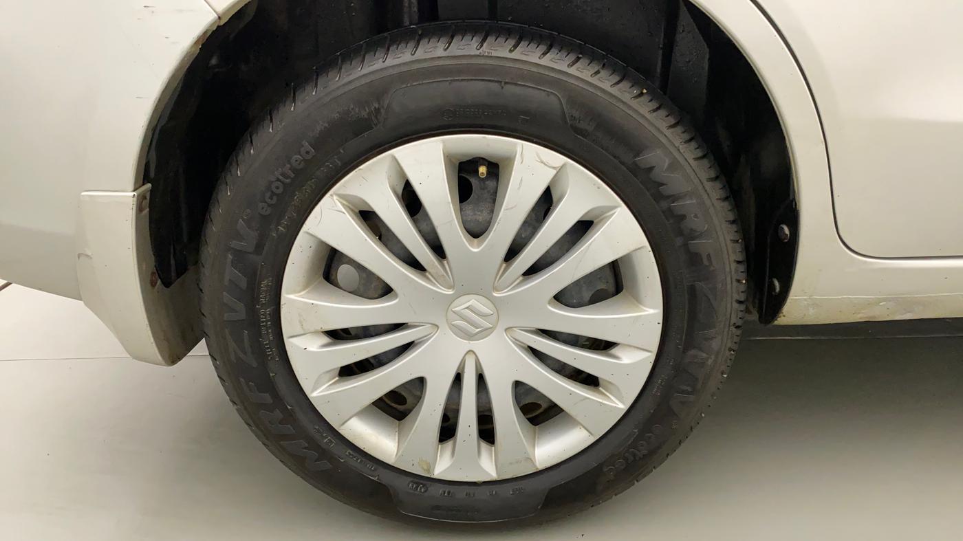 2015 Maruti Ertiga VXI CNG, CNG, Manual, 35,000 km, Right Rear Wheel