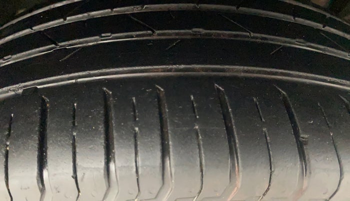 2016 Renault Duster 110 PS RXL 4X2 AMT, Diesel, Automatic, 83,584 km, Right Front Tyre Tread