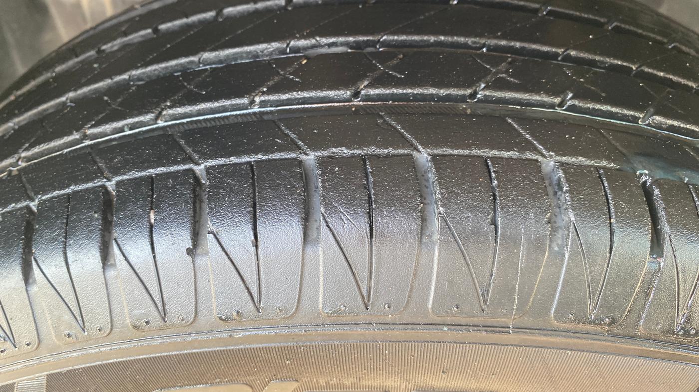 2018 Maruti S Cross ZETA 1.3, Diesel, Manual, 1,18,514 km, Left Front Tyre Tread