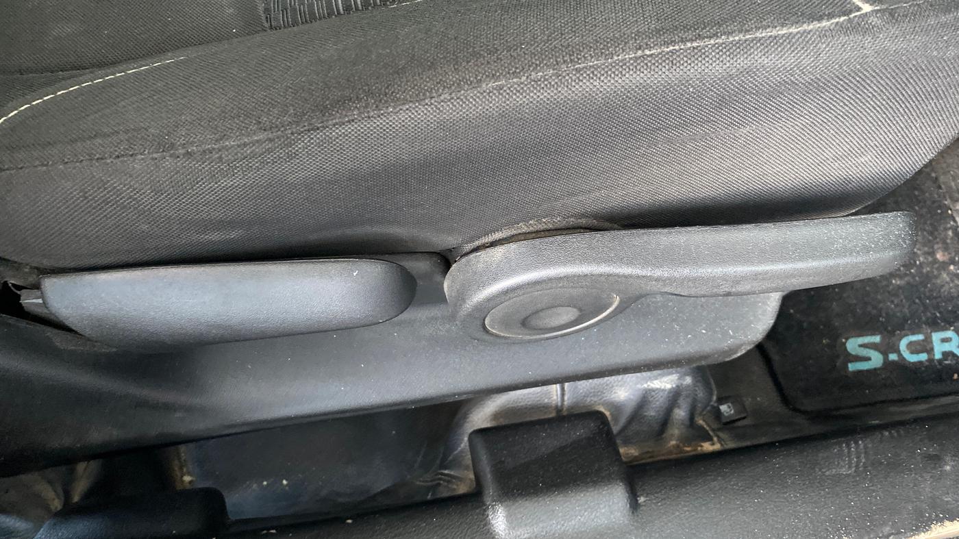 2018 Maruti S Cross ZETA 1.3, Diesel, Manual, 1,18,514 km, Driver Side Adjustment Panel