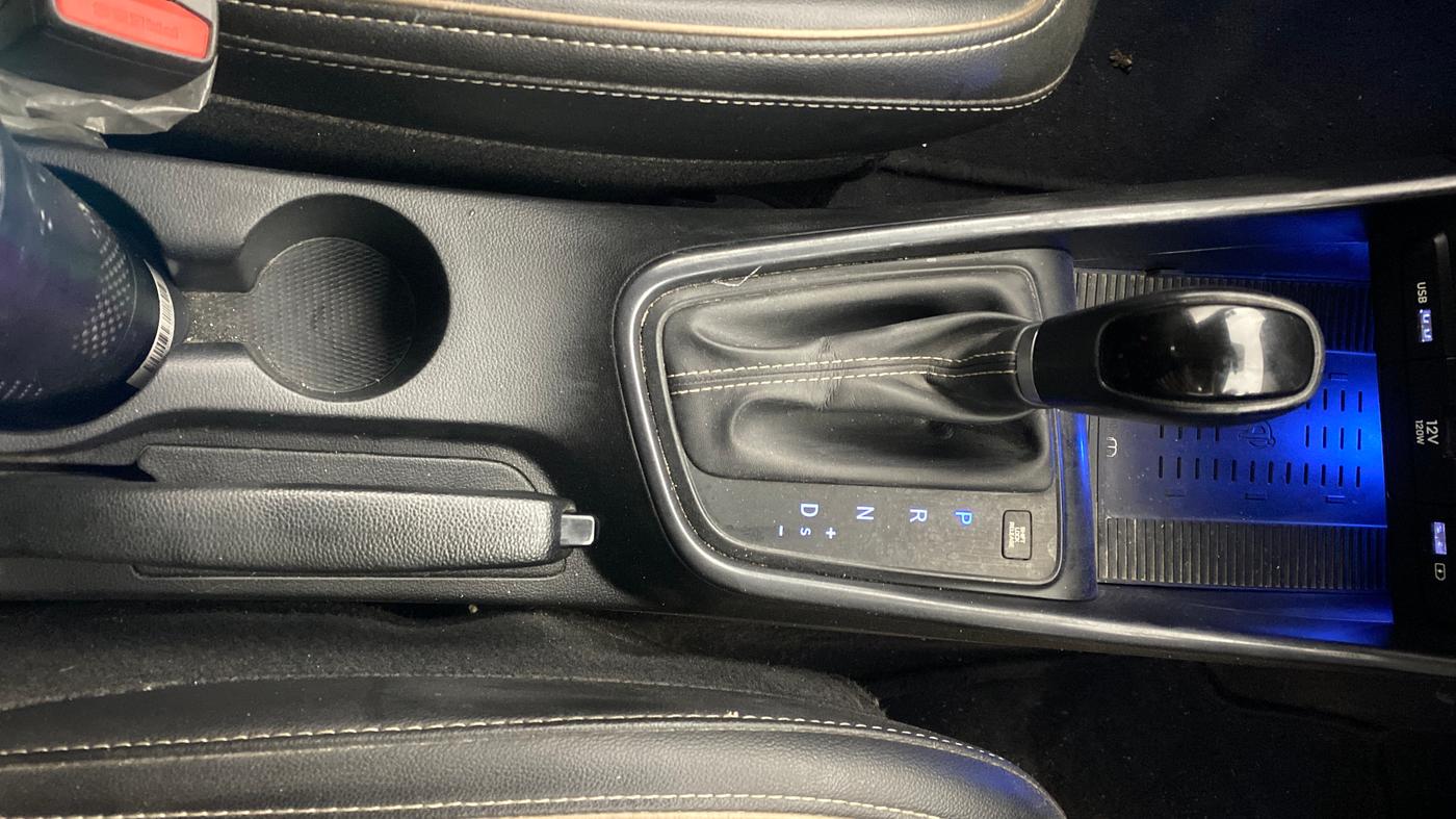 2020 Hyundai NEW I20 ASTA (O) 1.0 TURBO GDI DCT, Petrol, Automatic, 41,392 km, Gear Lever
