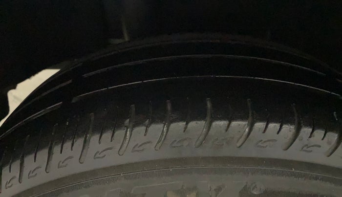 2020 Maruti Baleno DELTA PETROL 1.2, Petrol, Manual, 95,546 km, Right Rear Tyre Tread