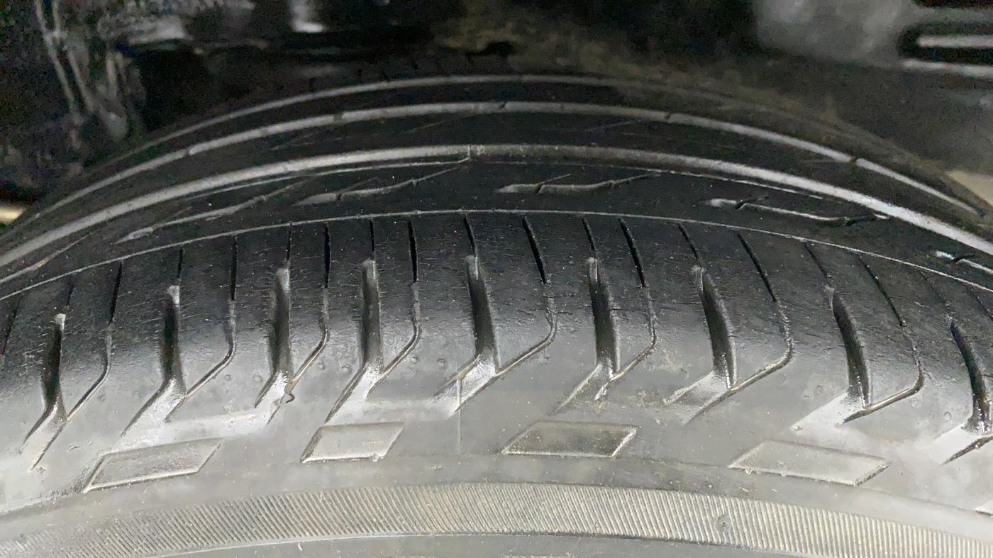 2017 Toyota Corolla Altis G, Petrol, Manual, 16,449 km, Left Rear Tyre Tread