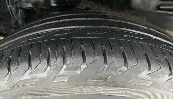 2017 Toyota Corolla Altis G, Petrol, Manual, 16,449 km, Left Rear Tyre Tread