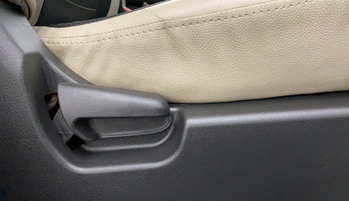 2015 Maruti Wagon R 1.0 VXI, Petrol, Manual, 31,341 km, Driver Side Adjustment Panel