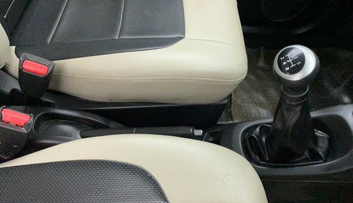 2015 Maruti Wagon R 1.0 VXI, Petrol, Manual, 31,341 km, Gear Lever