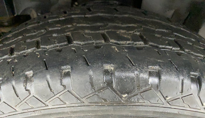 2020 Mahindra Thar LX HARD TOP 4WD MT, Diesel, Manual, 36,304 km, Left Front Tyre Tread