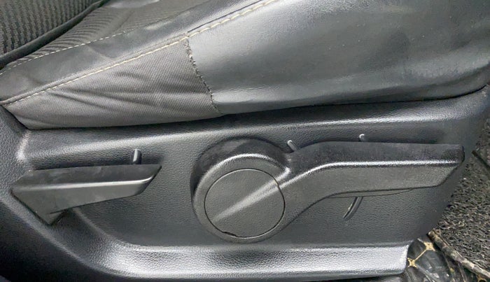 2020 Mahindra Thar LX HARD TOP 4WD MT, Diesel, Manual, 36,304 km, Driver Side Adjustment Panel