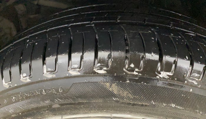 2015 Honda City 1.5L I-VTEC VX, Petrol, Manual, 1,18,251 km, Left Front Tyre Tread