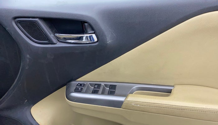 2015 Honda City 1.5L I-VTEC VX, Petrol, Manual, 1,18,251 km, Driver Side Door Panels Control
