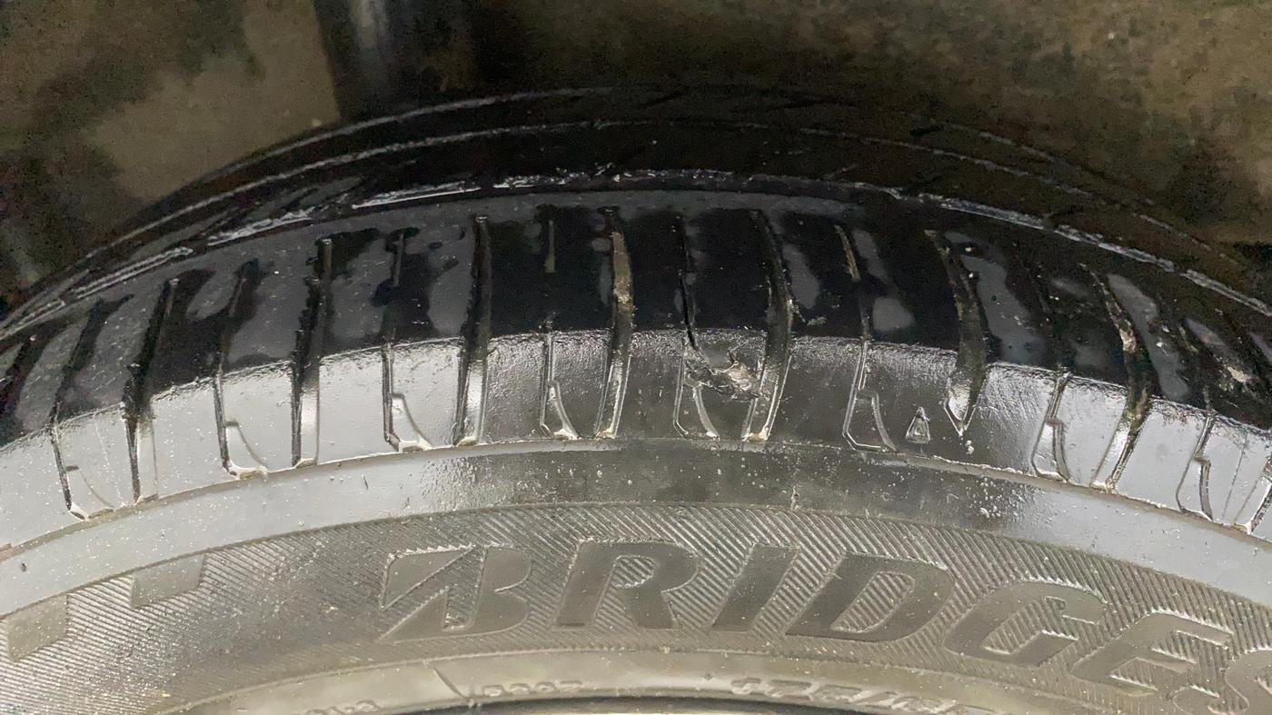 2015 Honda City 1.5L I-VTEC VX, Petrol, Manual, 1,18,251 km, Right Rear Tyre Tread