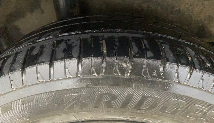 2015 Honda City 1.5L I-VTEC VX, Petrol, Manual, 1,18,251 km, Right Rear Tyre Tread