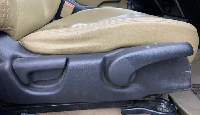 2015 Honda City 1.5L I-VTEC VX, Petrol, Manual, 1,18,251 km, Driver Side Adjustment Panel