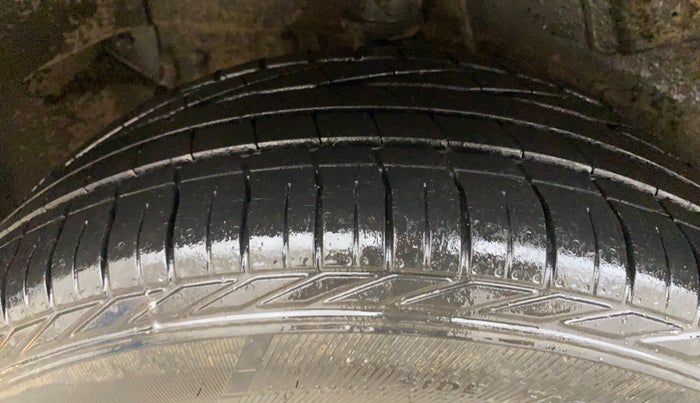 2020 Tata NEXON XZA PLUS (O) PETROL, Petrol, Automatic, 48,854 km, Right Rear Tyre Tread