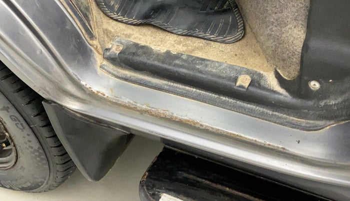 2018 Maruti Eeco 5 STR CNG WITH AC PLUSHTR, CNG, Manual, 67,576 km, Left running board - Slight discoloration
