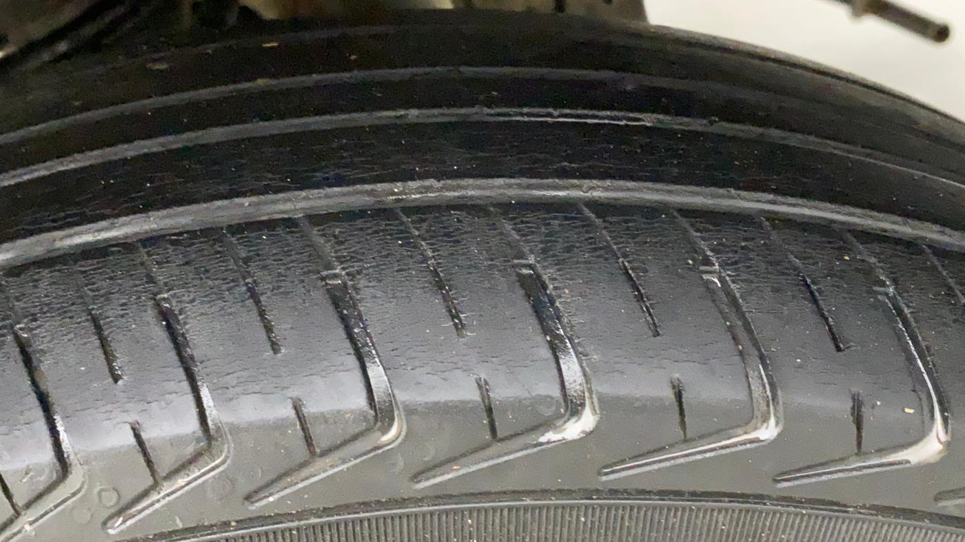 2018 Maruti Eeco 5 STR CNG WITH AC PLUSHTR, CNG, Manual, 67,576 km, Left Rear Tyre Tread