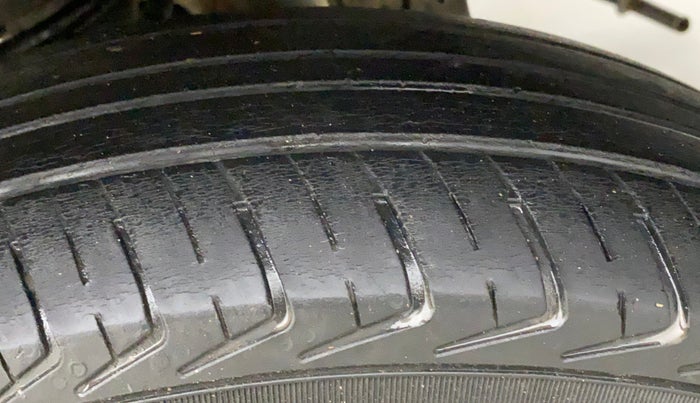 2018 Maruti Eeco 5 STR CNG WITH AC PLUSHTR, CNG, Manual, 67,576 km, Left Rear Tyre Tread