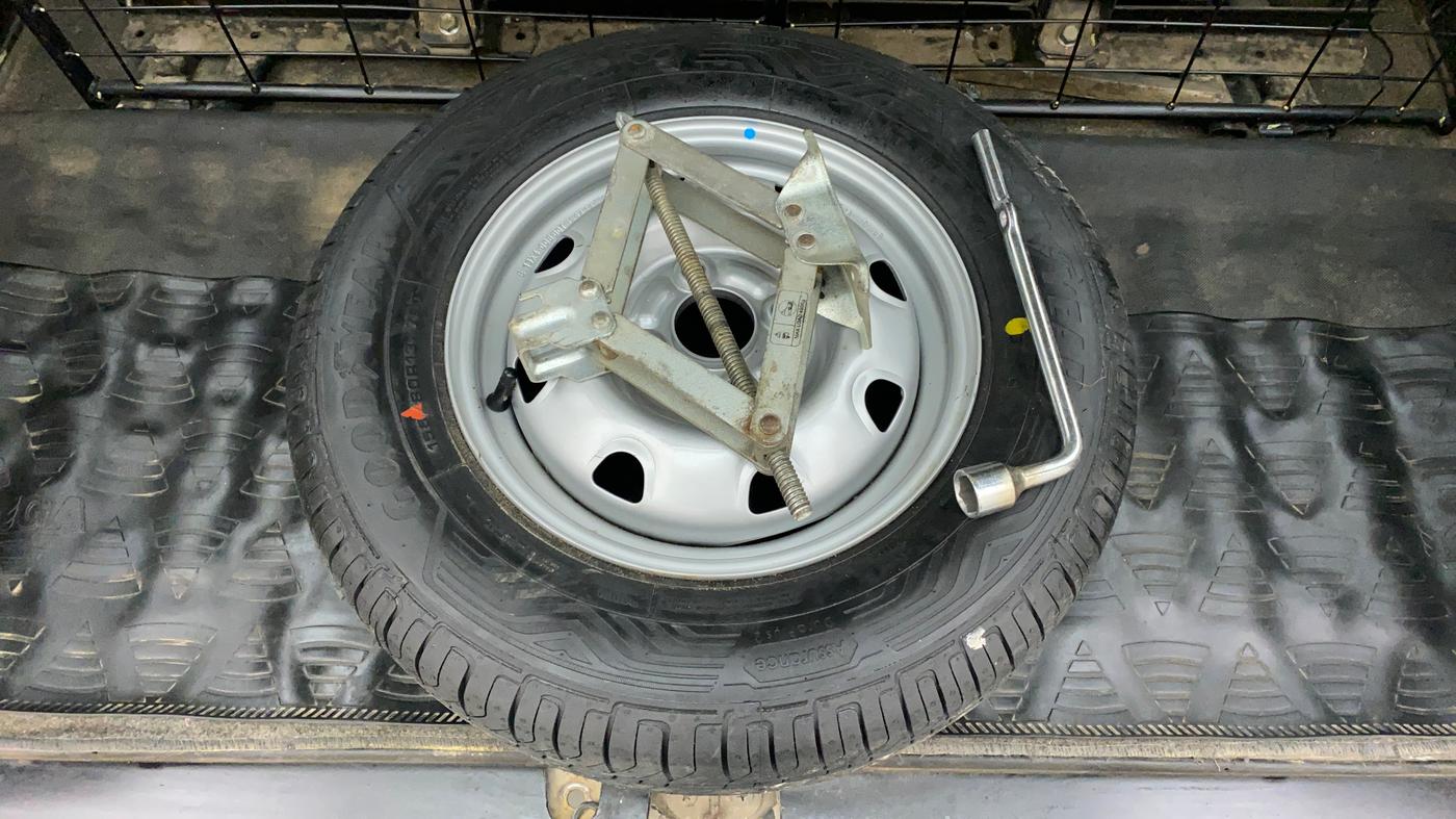 2018 Maruti Eeco 5 STR CNG WITH AC PLUSHTR, CNG, Manual, 67,576 km, Spare Tyre