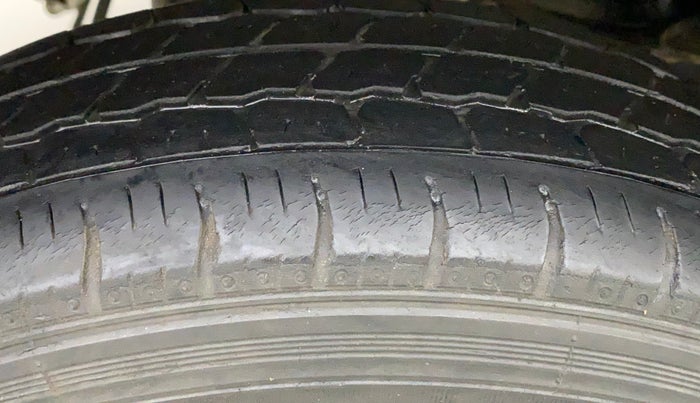 2018 Maruti Eeco 5 STR CNG WITH AC PLUSHTR, CNG, Manual, 67,576 km, Right Rear Tyre Tread