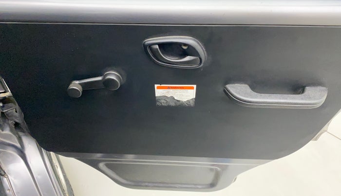 2018 Maruti Eeco 5 STR CNG WITH AC PLUSHTR, CNG, Manual, 67,576 km, Driver Side Door Panels Control