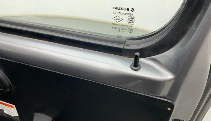 2018 Maruti Eeco 5 STR CNG WITH AC PLUSHTR, CNG, Manual, 67,576 km, Lock system - Door lock knob has minor damage