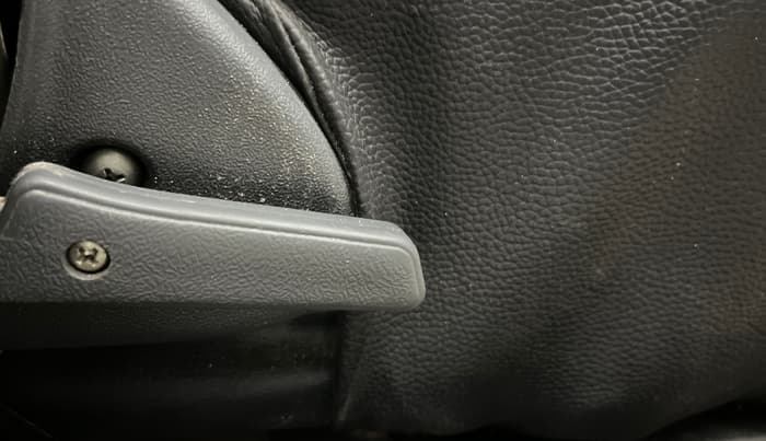 2019 Maruti Alto 800 LXI, Petrol, Manual, 20,519 km, Driver Side Adjustment Panel