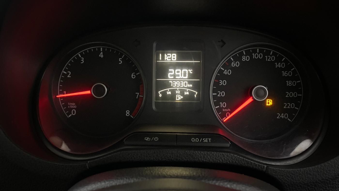 2017 Volkswagen Ameo TRENDLINE 1.2L, Petrol, Manual, 73,930 km, Odometer Image