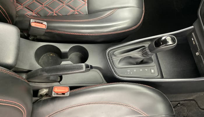 2021 Hyundai NEW I20 SPORTZ 1.2 AT, Petrol, Automatic, 40,248 km, Gear Lever